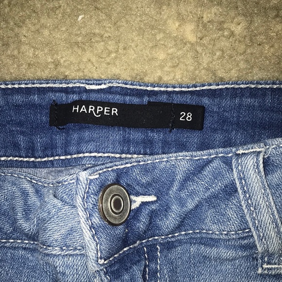 Jean Shorts with Floral Pockets - Picture 3 of 3